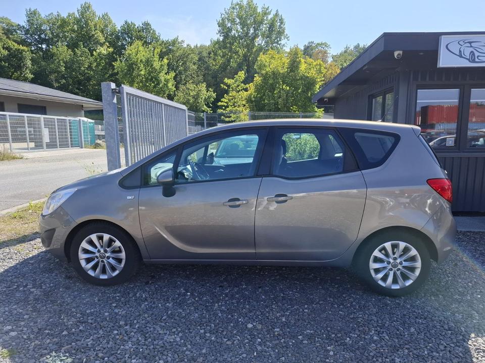 Opel Meriva 2013 — photo 18