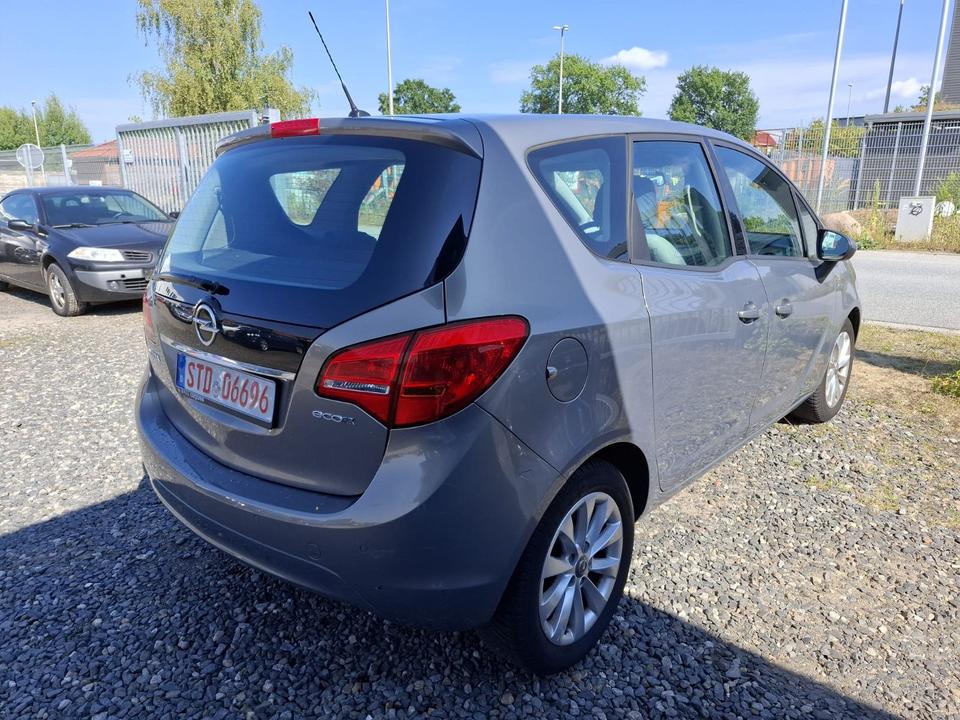 Opel Meriva 2013 — interior