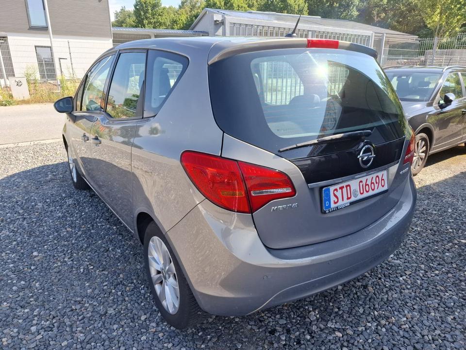 Opel Meriva 2013 — engine