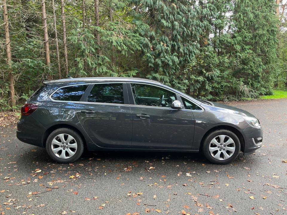 Opel Astra 2014 — photo 12