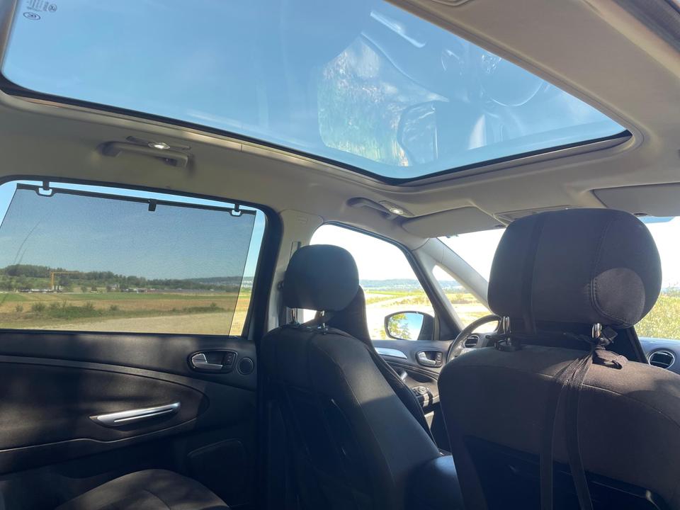 Ford S-Max 2011 — photo 11