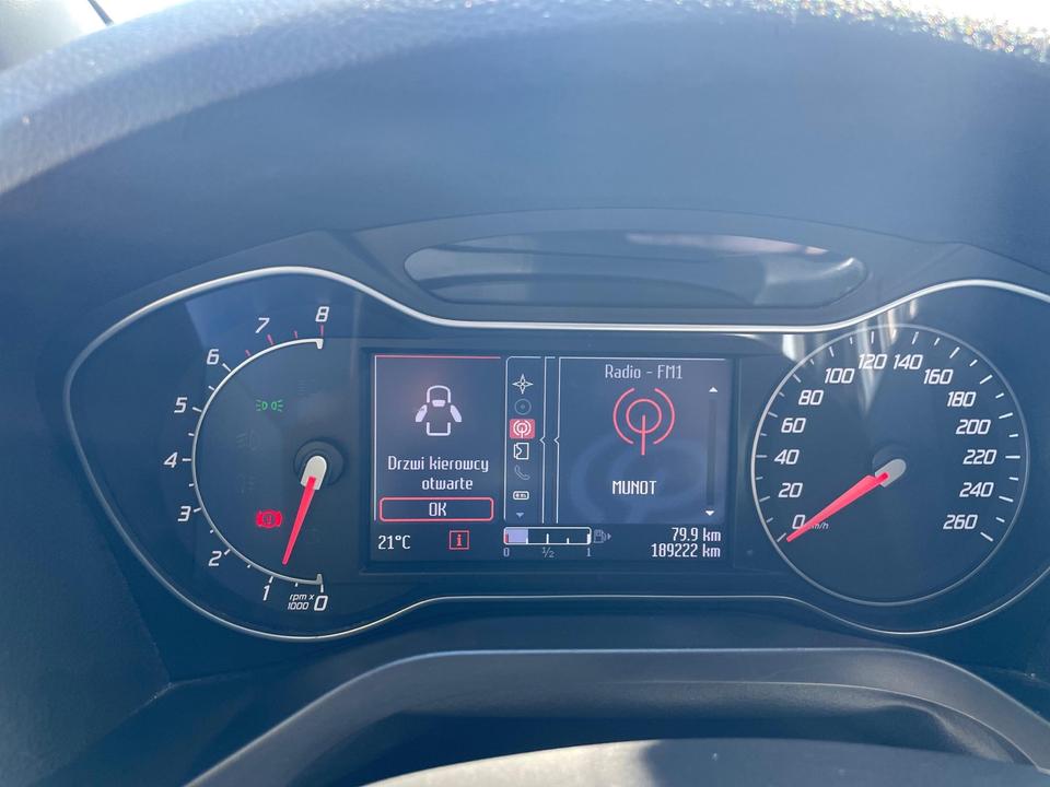 Ford S-Max 2011 — photo 18