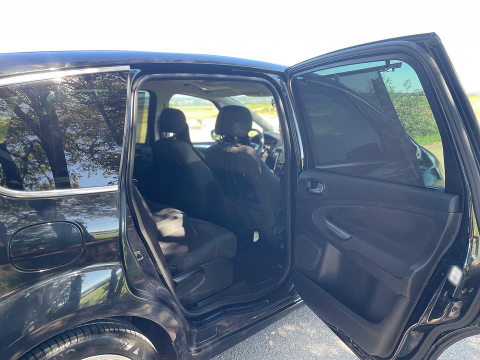Ford S-Max 2011 — photo 8