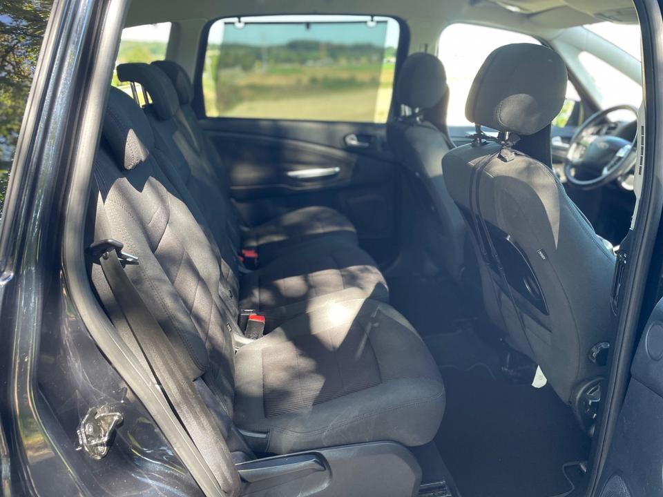 Ford S-Max 2011 — photo 9