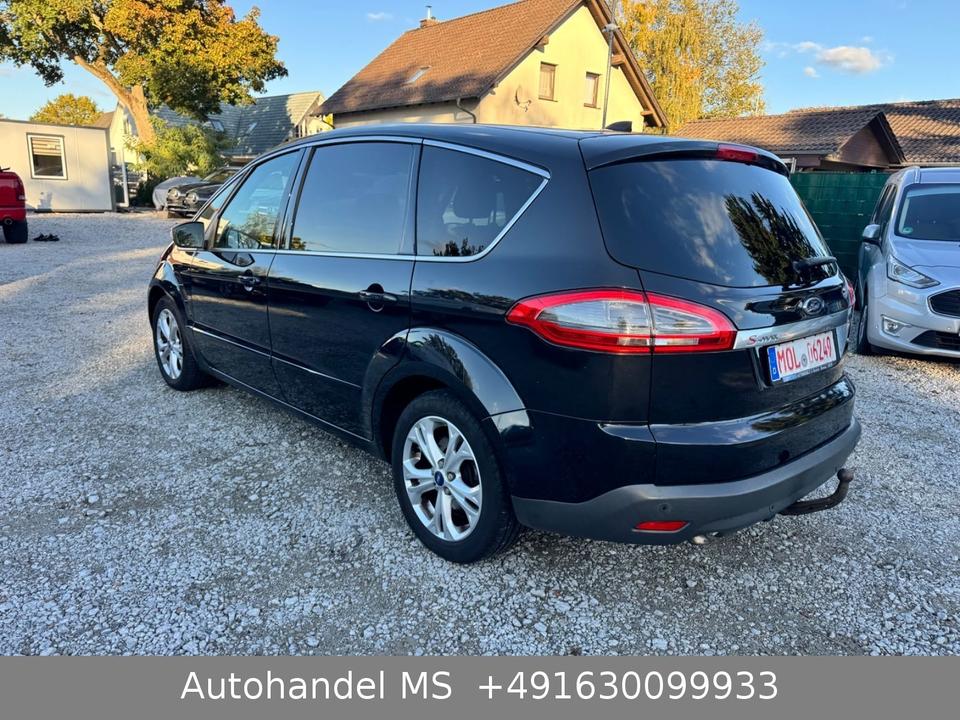 Ford S-Max 2013 — photo 17
