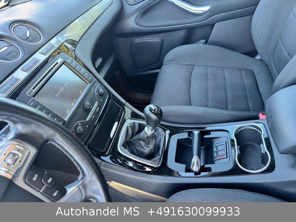 Ford S-Max 2013 — photo 28