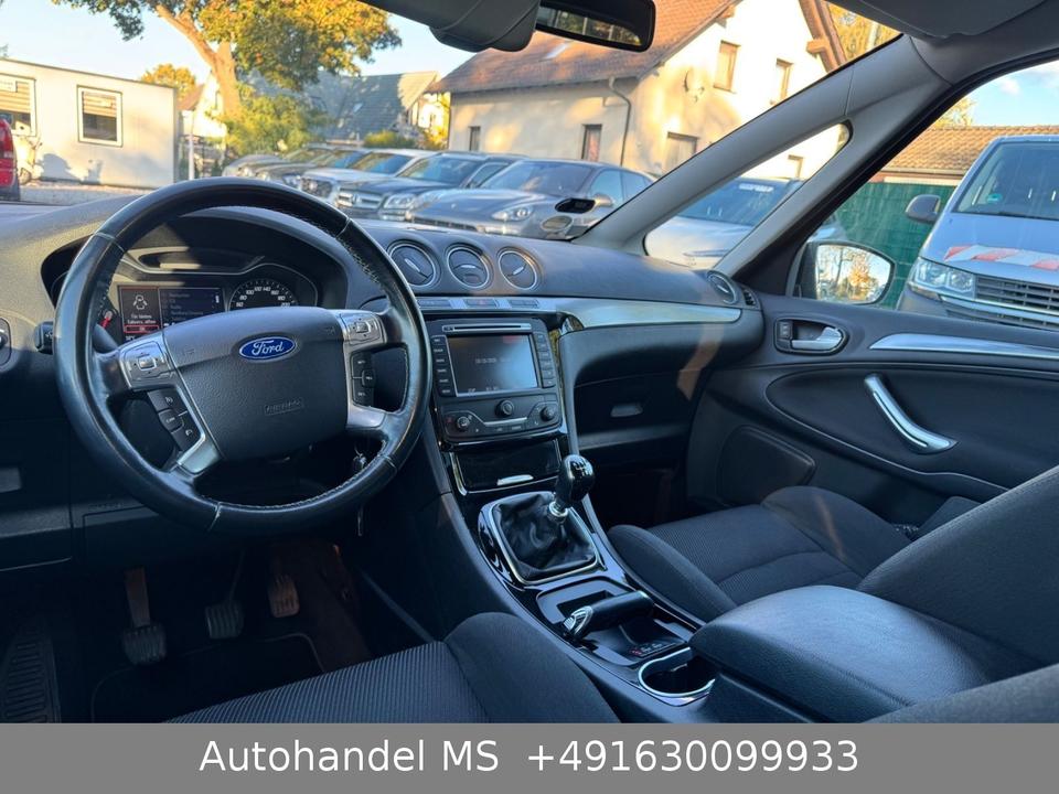 Ford S-Max 2013 — photo 30