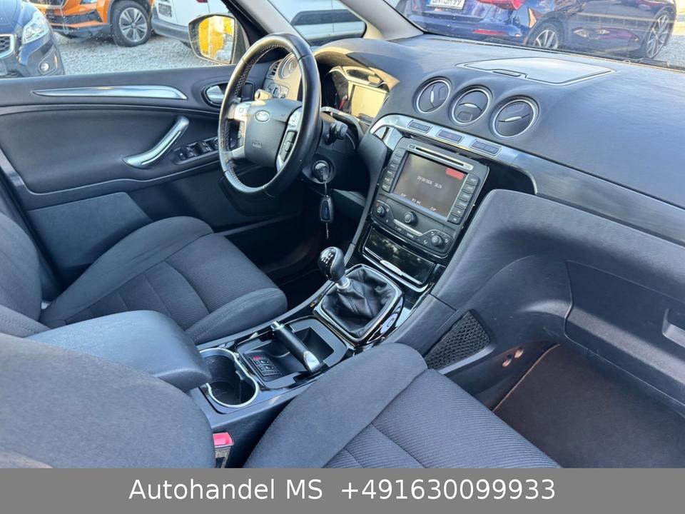 Ford S-Max 2013 — photo 32