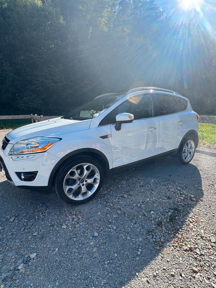 Ford Kuga 2012 — photo 10