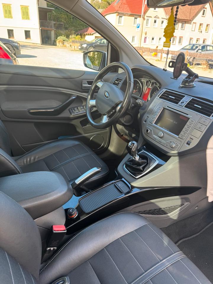 Ford Kuga 2012 — interior