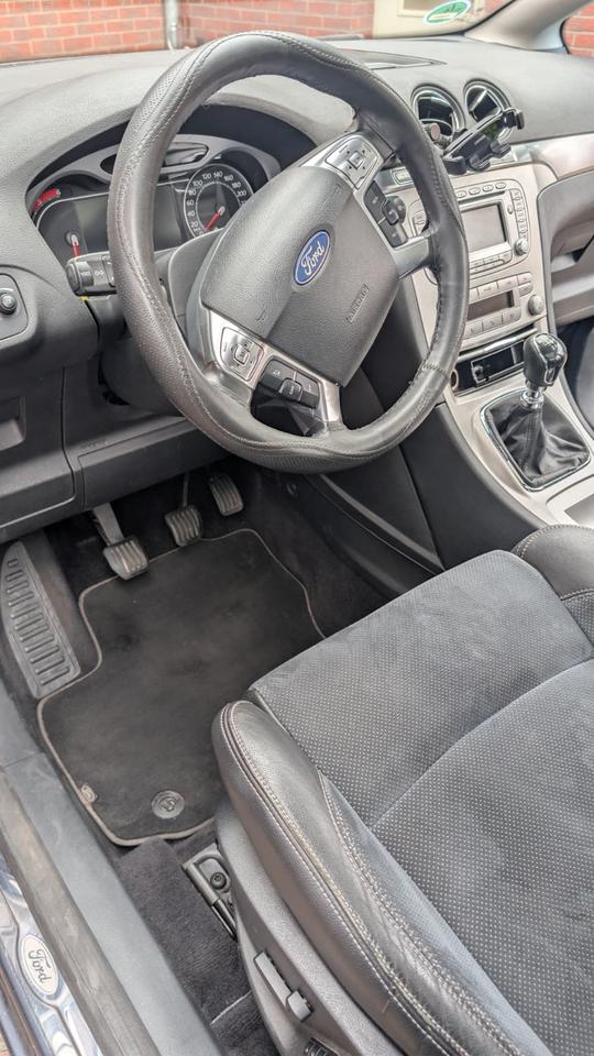 Ford S-Max 2010 — photo 10