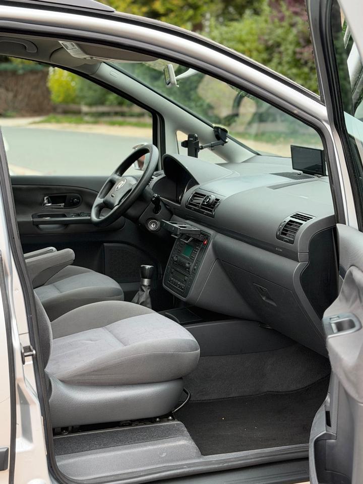 Seat Alhambra 2008 — photo 10