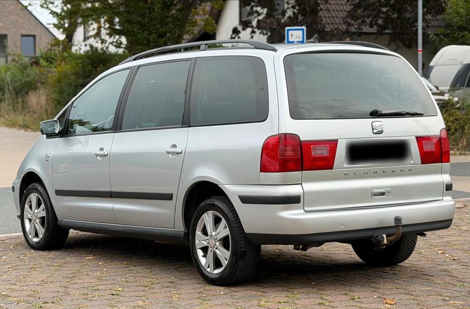 Seat Alhambra 2008 — rear view