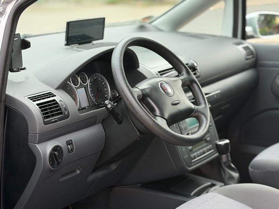 Seat Alhambra 2008 — photo 7