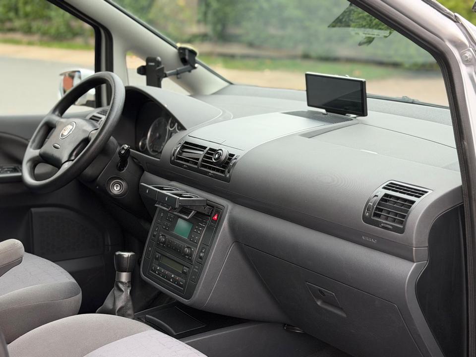 Seat Alhambra 2008 — photo 9