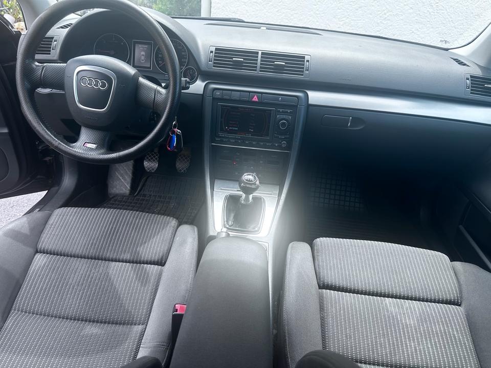 Audi A4 2005 — photo 12