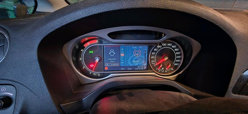 Ford S-Max 2009 — двигун