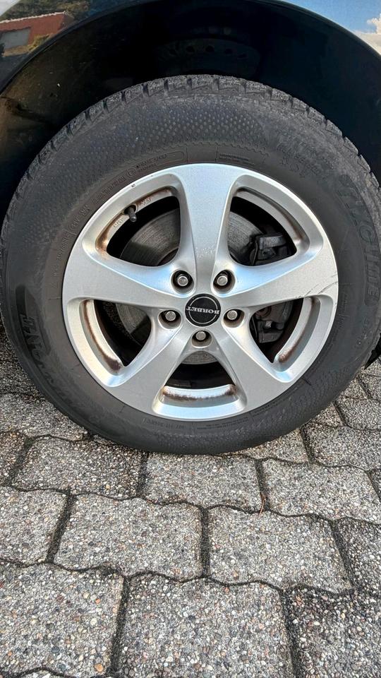 Ford S-Max 2011 — photo 17