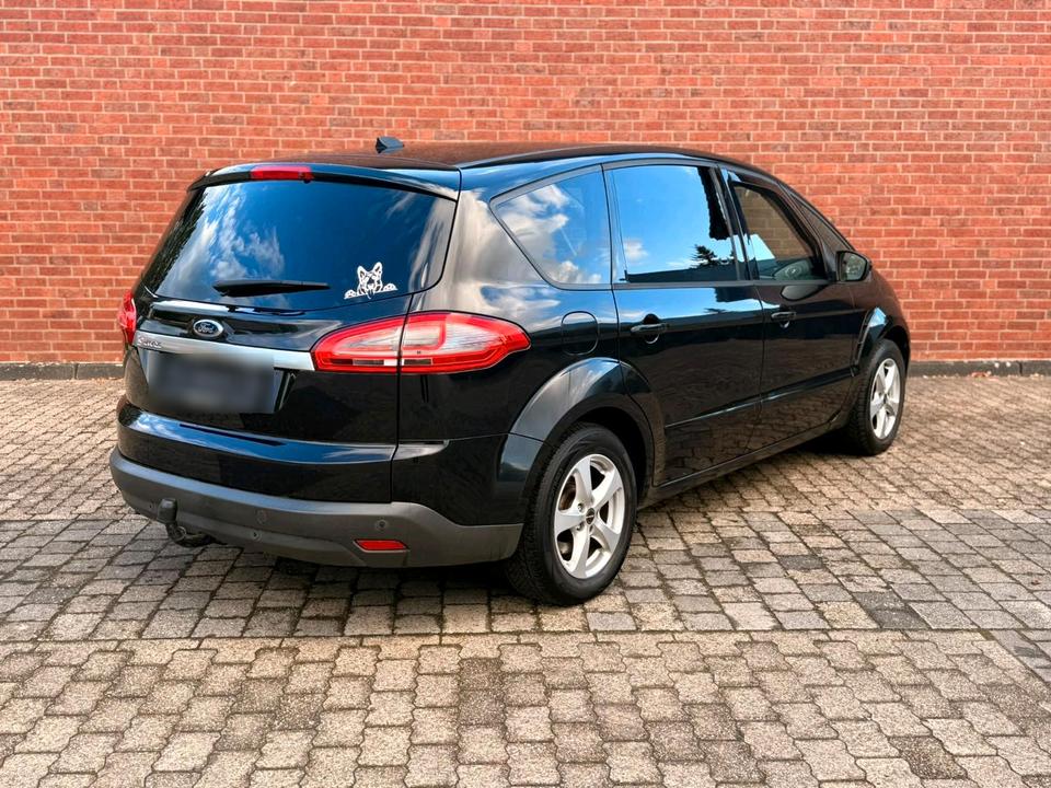 Ford S-Max 2011 — interior
