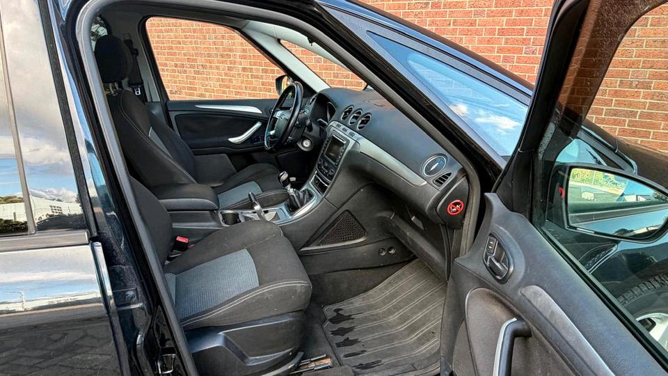 Ford S-Max 2011 — photo 5