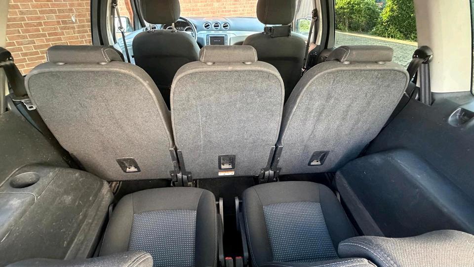 Ford S-Max 2011 — photo 7