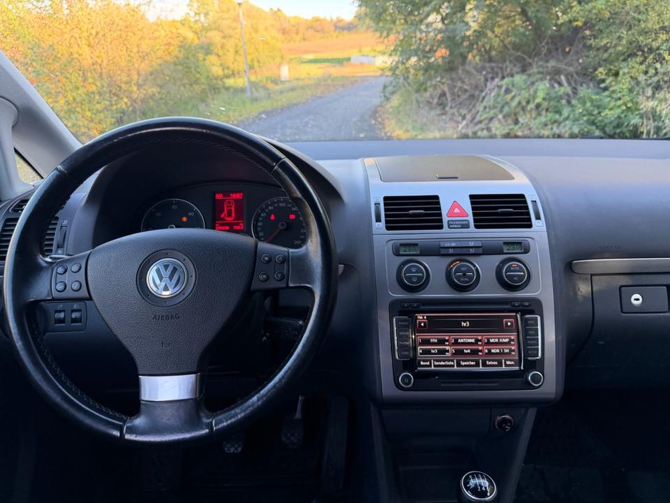 Volkswagen Touran 2008 — photo 10