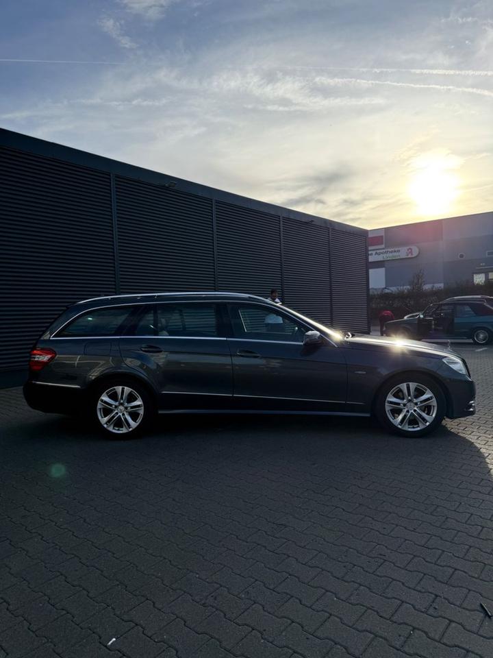 Mercedes Benz E 200 2011 — двигун