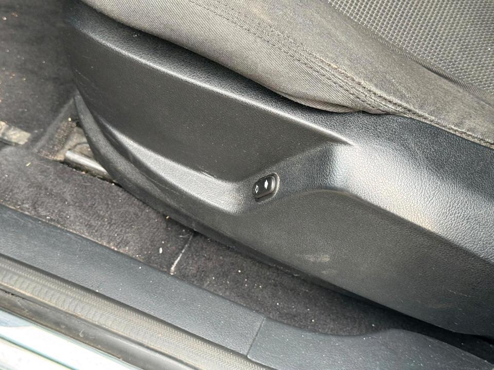 Ford S-Max 2009 — photo 11