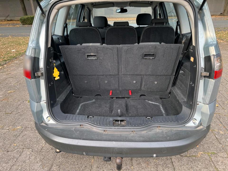 Ford S-Max 2009 — photo 15
