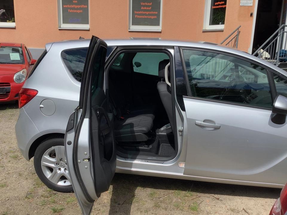 Opel Meriva 2012 — photo 14