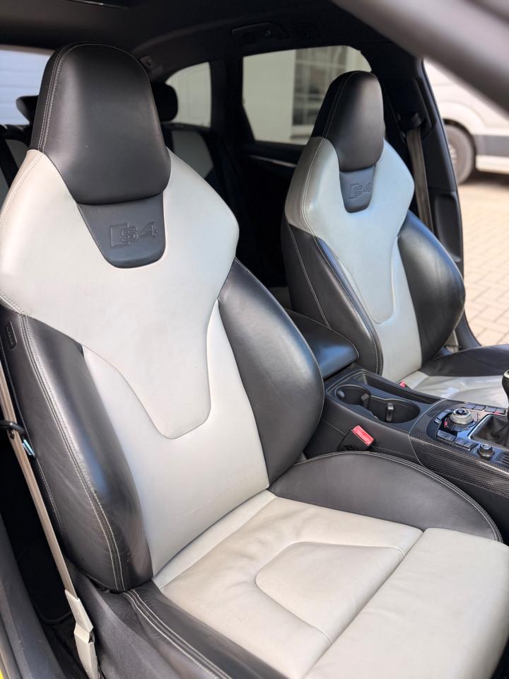 Audi A4 2009 — photo 17