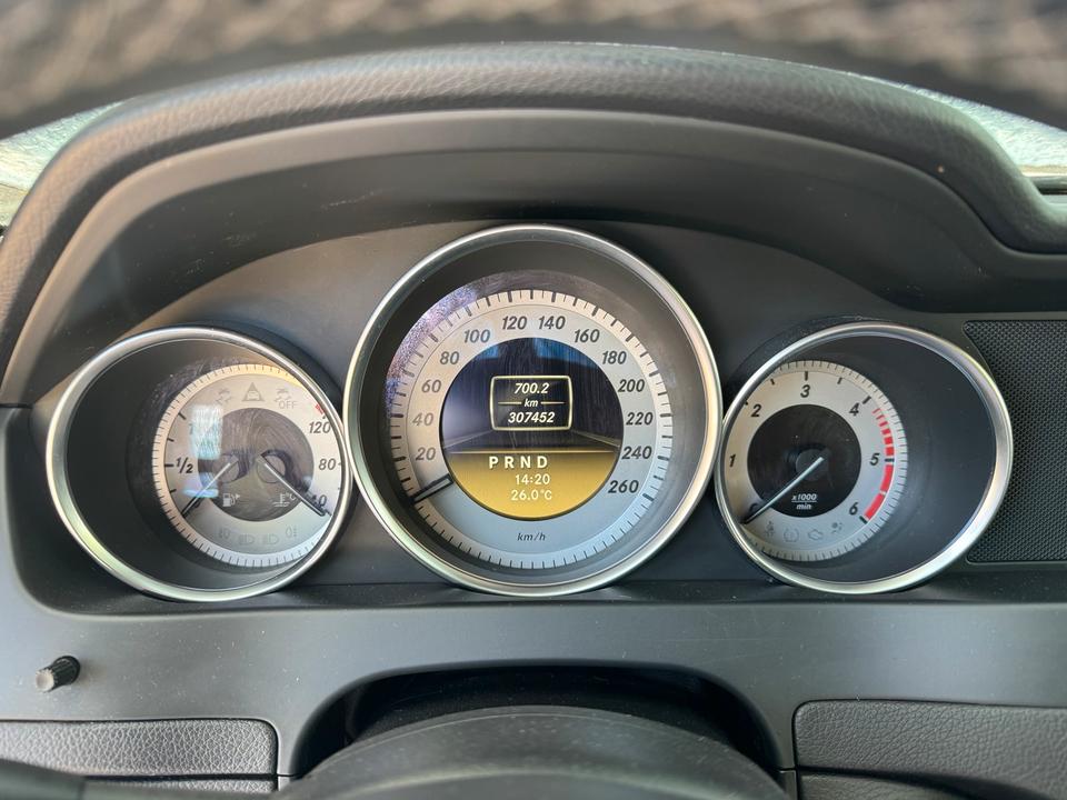 Mercedes Benz C 250 2012 — photo 16