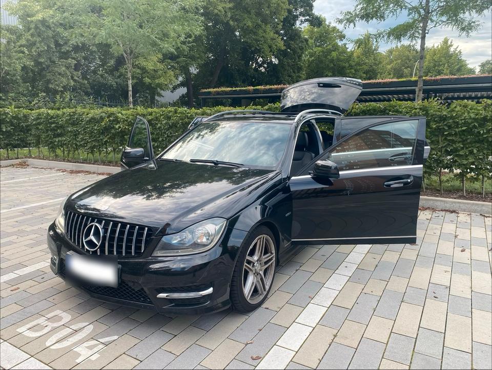Mercedes Benz C 250 2012 — interior