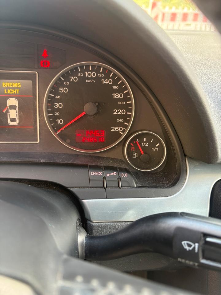 Audi A4 2006 — photo 11