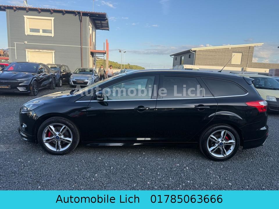 Ford Focus 2013 — салон