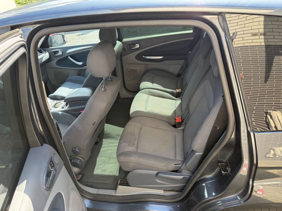 Ford S-Max 2008 — photo 14