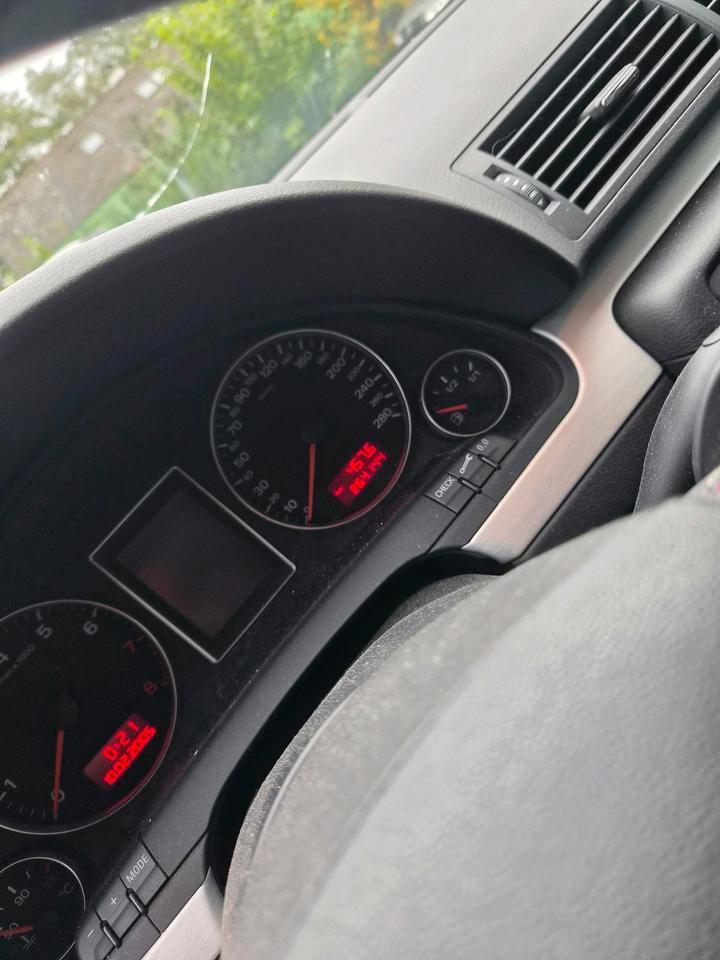 Audi A4 2006 — photo 8