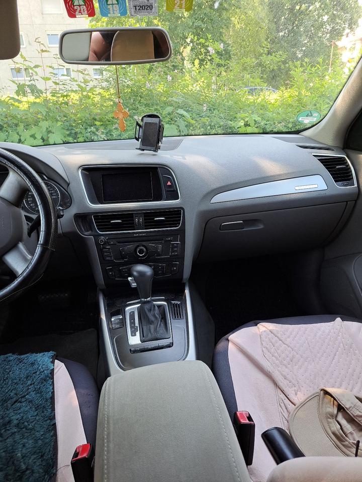 Audi Q5 2010 — photo 8