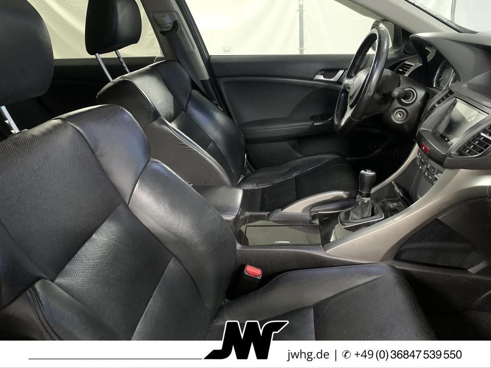 Honda Accord 2009 — interior