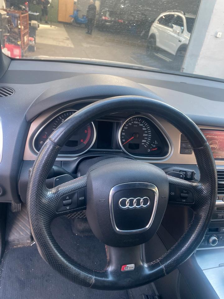 Audi Q7 2007 — салон