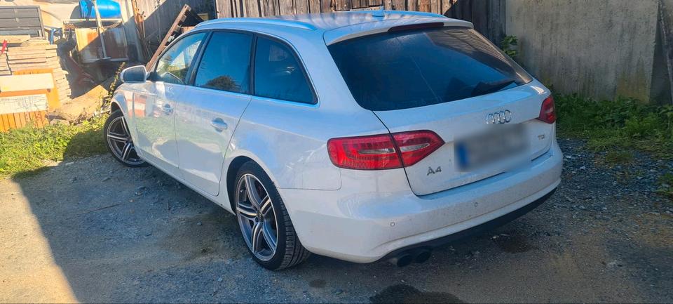 Audi A4 2014 — rear view