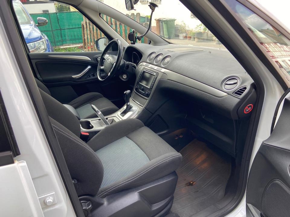 Ford S-Max 2011 — photo 10