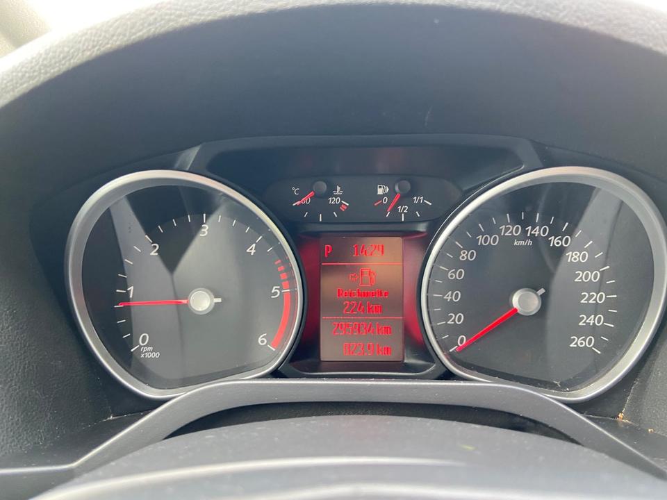 Ford S-Max 2011 — photo 11