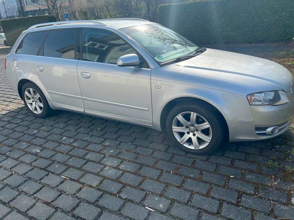 Audi A4 2006 — rear view