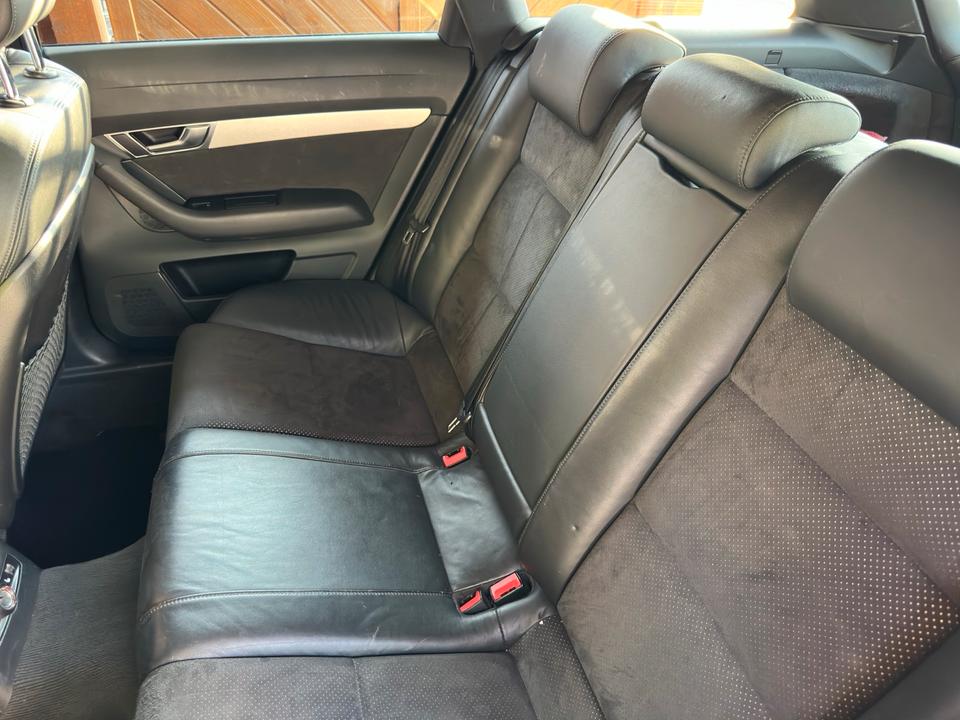 Audi A6 2011 — photo 12