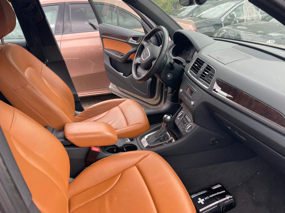 Audi Q3 2012 — photo 13