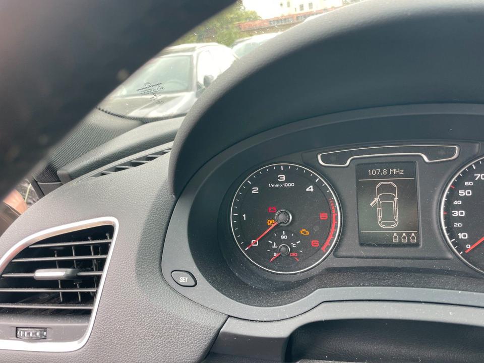 Audi Q3 2012 — photo 14