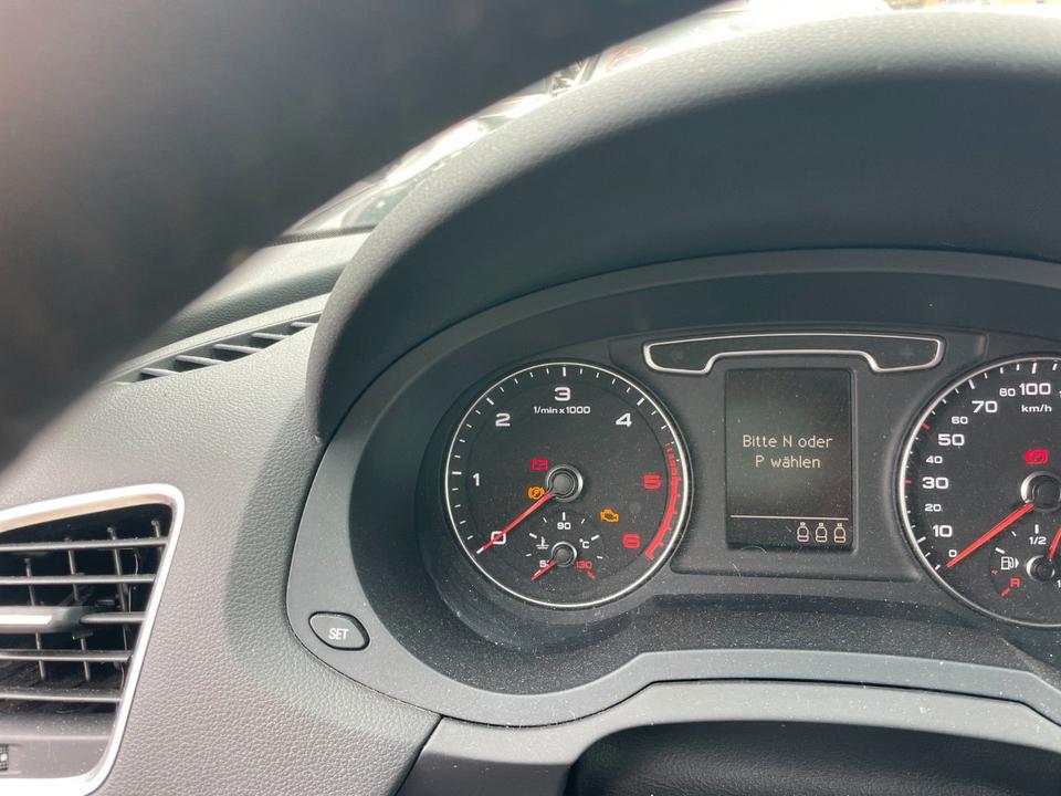 Audi Q3 2012 — photo 15