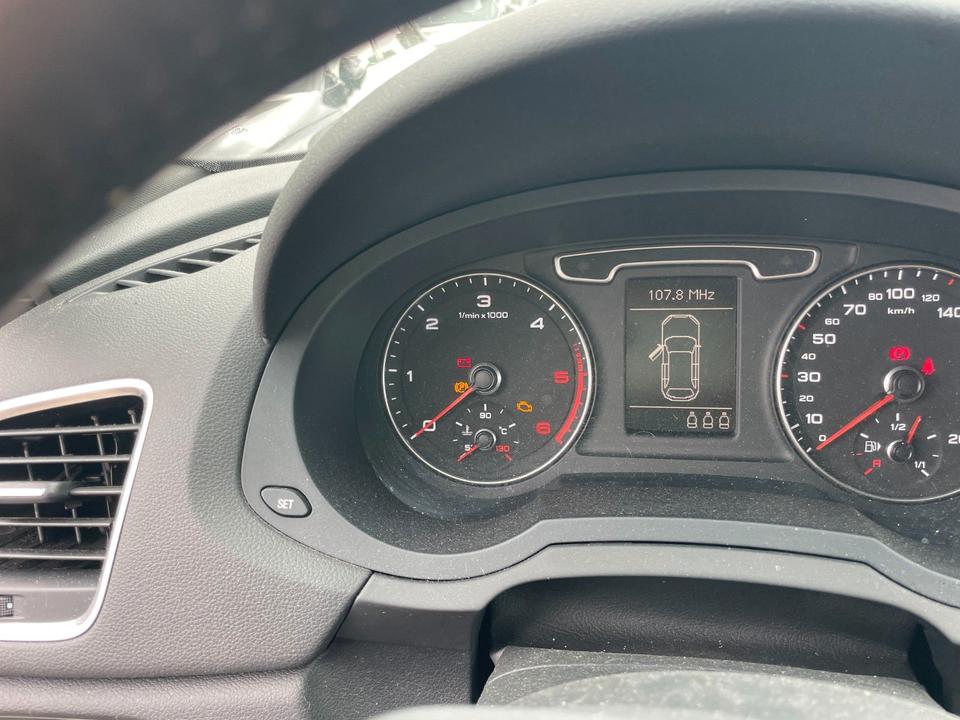 Audi Q3 2012 — photo 16