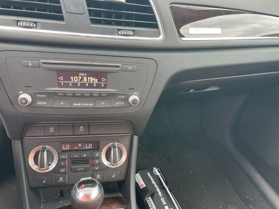 Audi Q3 2012 — photo 18